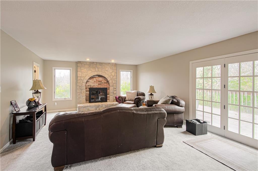 Lee'S Summit, Missouri, 64086, United States, 4 Bedrooms Bedrooms, ,4 BathroomsBathrooms,Residential,Active,1993632