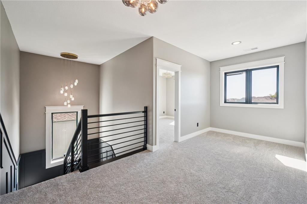 Riverside, Missouri, 64150, United States, 7 Bedrooms Bedrooms, ,6 BathroomsBathrooms,Residential,Active,1960175