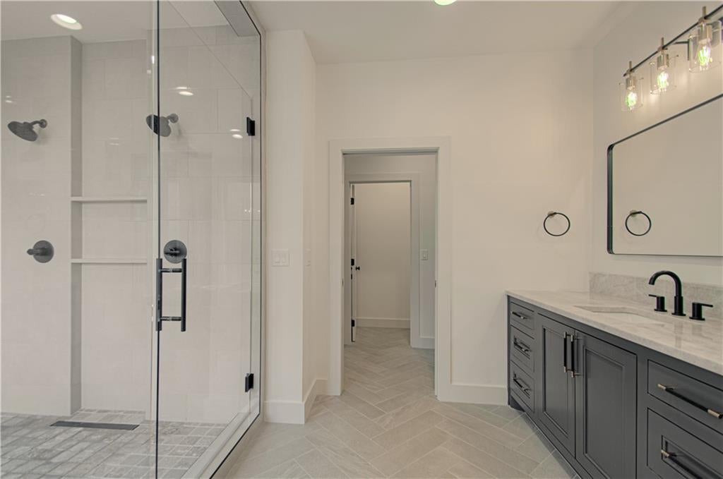 Riverside, Missouri, 64150, United States, 5 Bedrooms Bedrooms, ,3 BathroomsBathrooms,Residential,Active,2007055