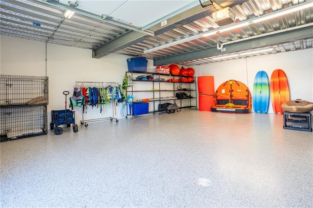 Altamont, Missouri, 64620, United States, 5 Bedrooms Bedrooms, ,5 BathroomsBathrooms,Residential,Active,1880022