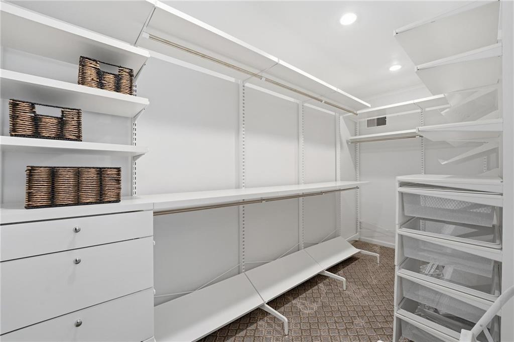 Kansas City, Missouri, 64113, United States, 3 Bedrooms Bedrooms, ,3 BathroomsBathrooms,Residential,Active,1987240