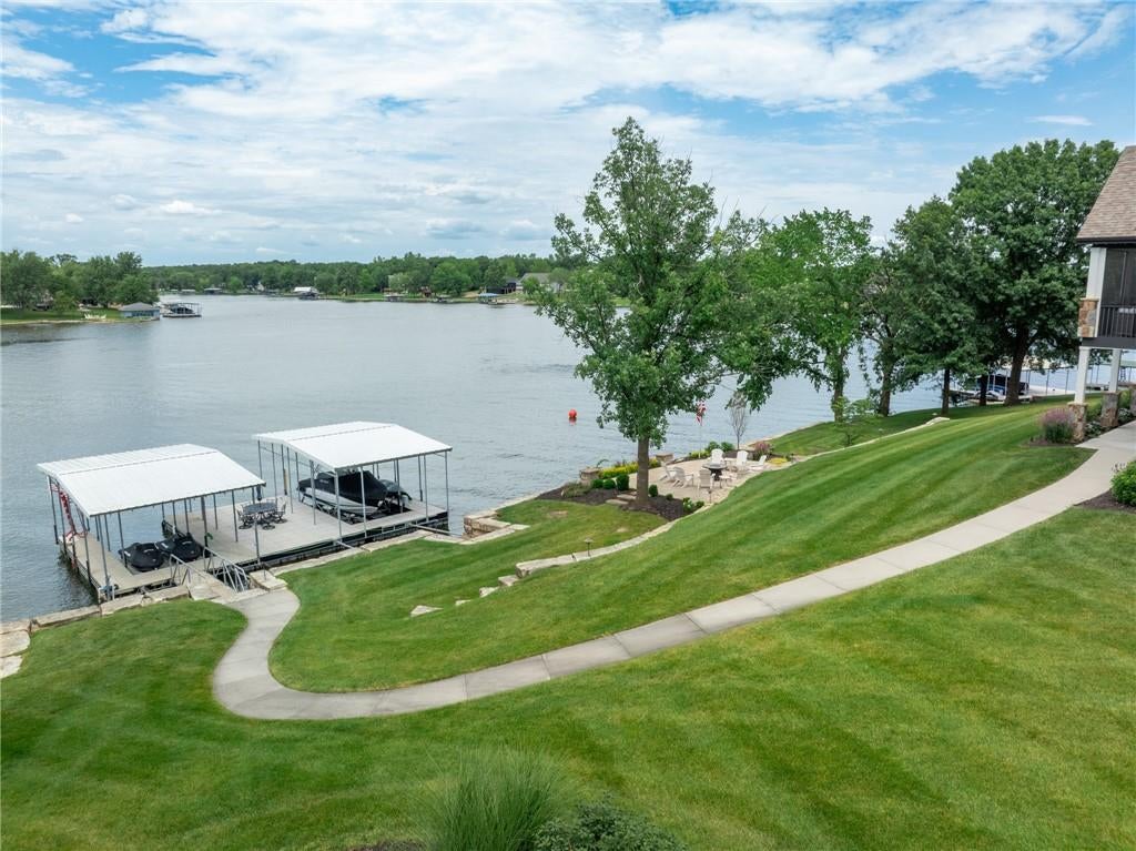 Altamont, Missouri, 64620, United States, 5 Bedrooms Bedrooms, ,5 BathroomsBathrooms,Residential,Active,1880022