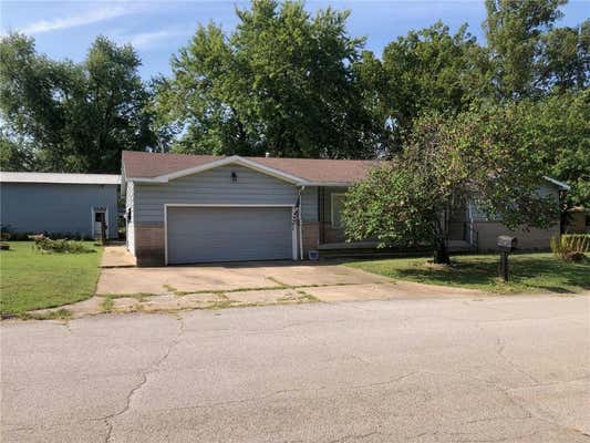 211 HACKBERRY ST, INDEPENDENCE, KS 67301 - Image 1