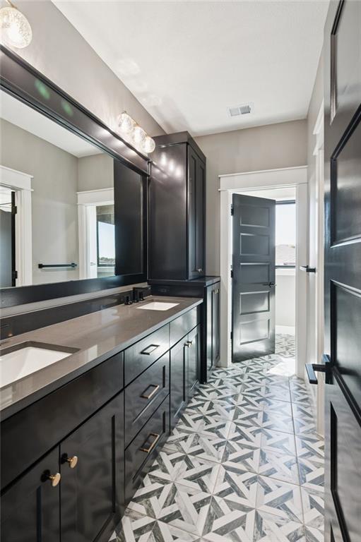 Riverside, Missouri, 64150, United States, 7 Bedrooms Bedrooms, ,6 BathroomsBathrooms,Residential,Active,1960175