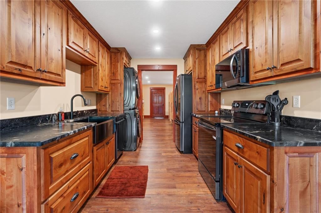 Gallatin, Missouri, 64640, United States, 5 Bedrooms Bedrooms, ,5 BathroomsBathrooms,Residential,Active,1953380