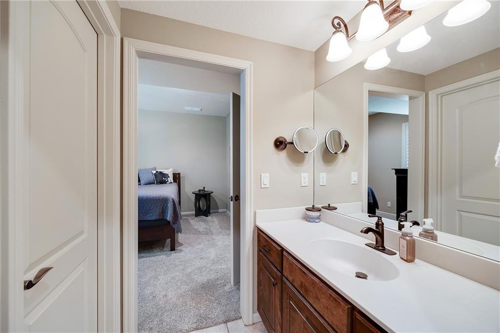 Loch Lloyd, Missouri, 64012, United States, 3 Bedrooms Bedrooms, ,4 BathroomsBathrooms,Residential,Active,1929453