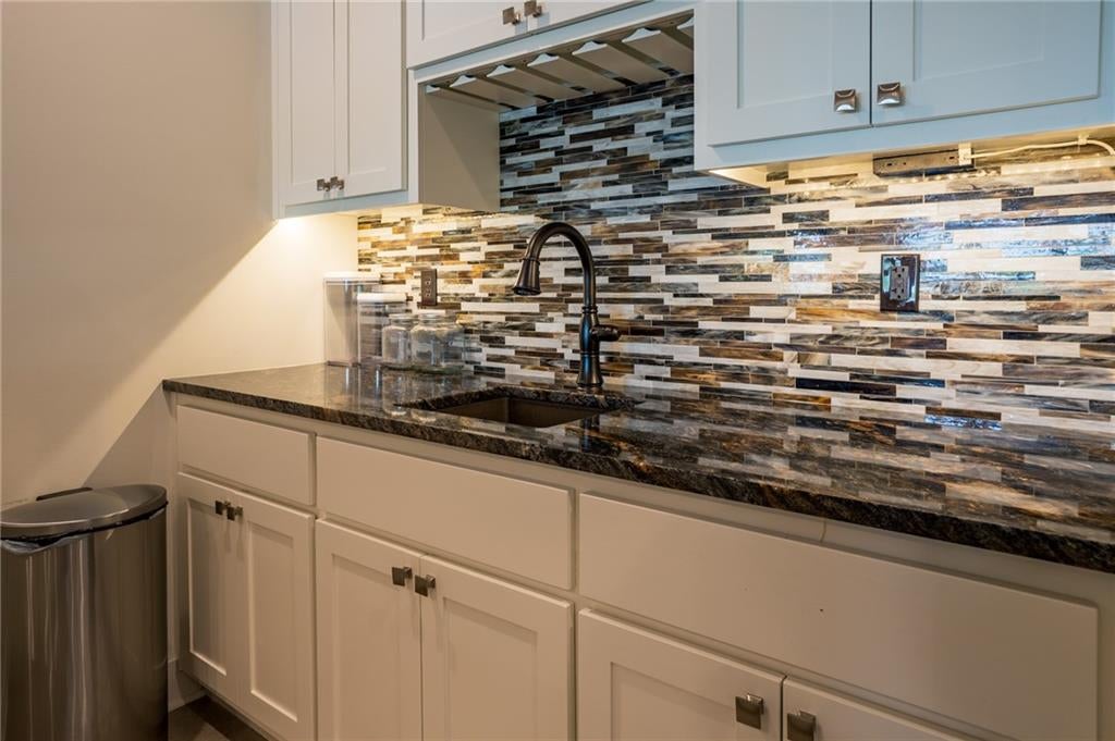 Altamont, Missouri, 64620, United States, 5 Bedrooms Bedrooms, ,5 BathroomsBathrooms,Residential,Active,1880022