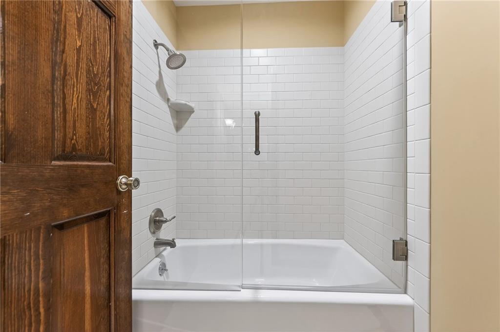 Liberty, Missouri, 64068, United States, 4 Bedrooms Bedrooms, ,7 BathroomsBathrooms,Residential,Active,1987271