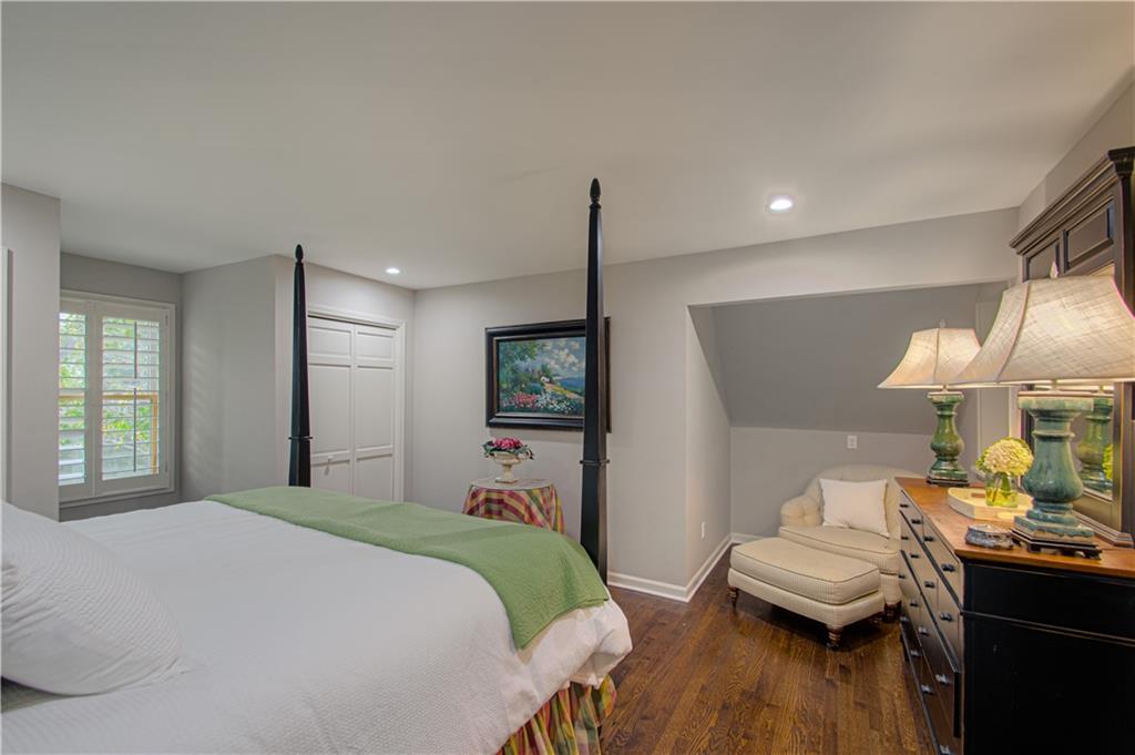 Prairie Village, Kansas, 66208, United States, 4 Bedrooms Bedrooms, ,4 BathroomsBathrooms,Residential,Active,1944109