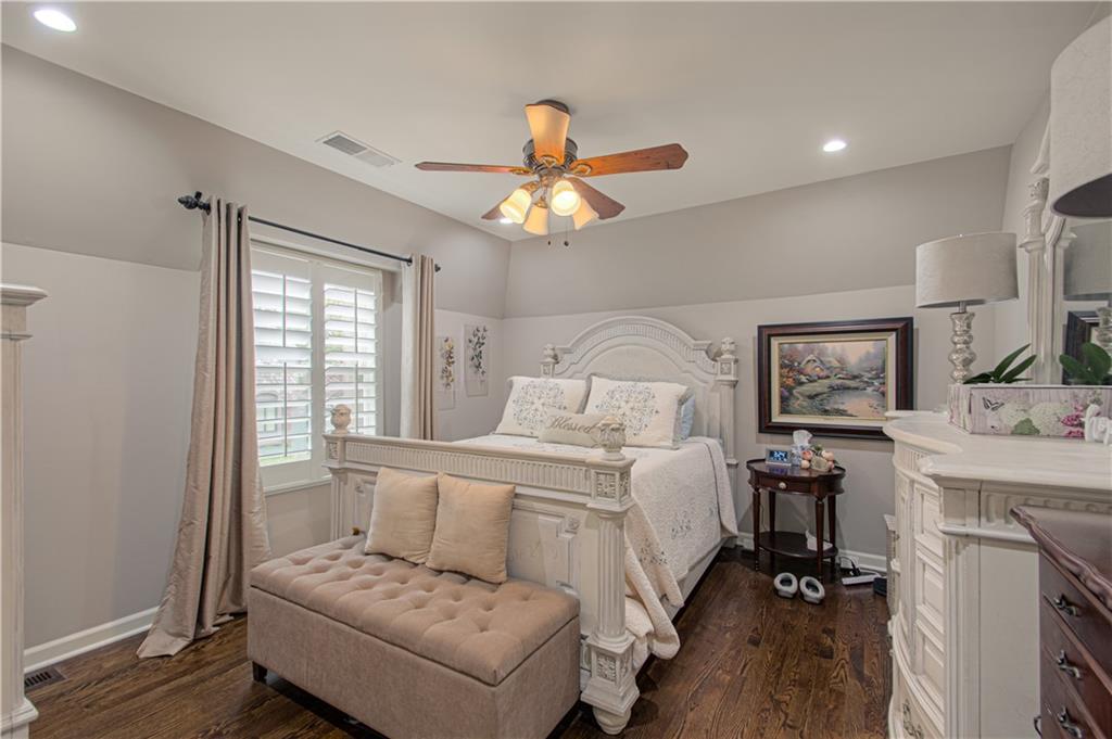 Prairie Village, Kansas, 66208, United States, 4 Bedrooms Bedrooms, ,4 BathroomsBathrooms,Residential,Active,1944109