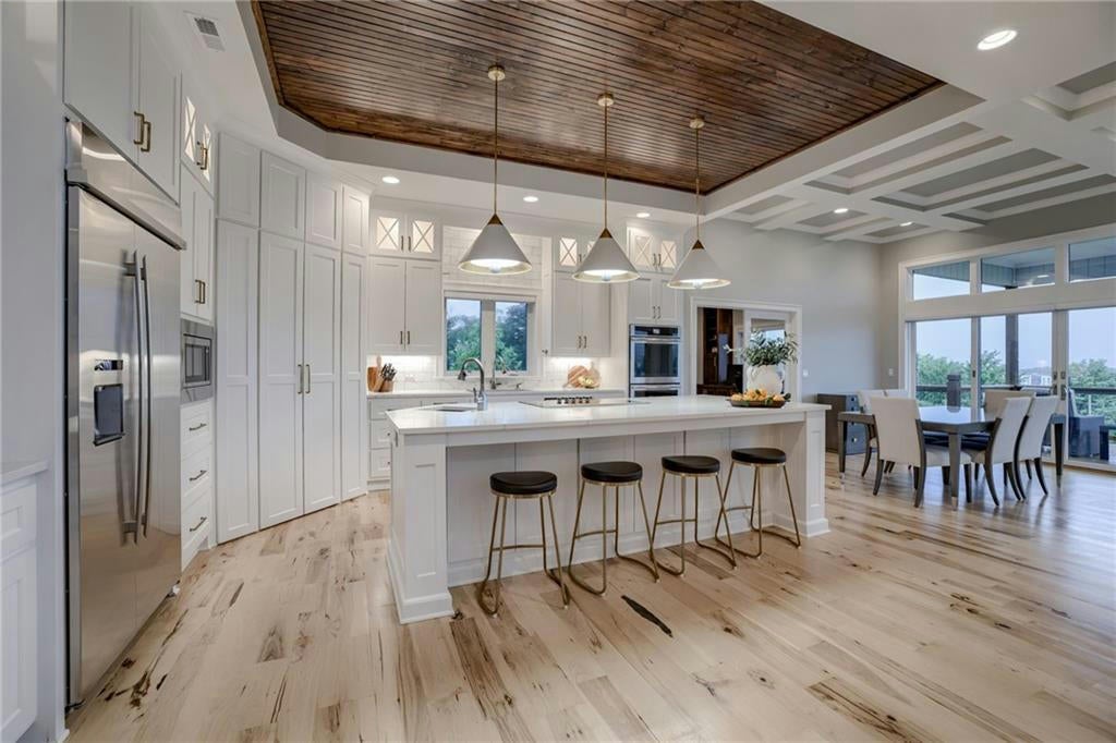 Riverside, Missouri, 64150, United States, 5 Bedrooms Bedrooms, ,5 BathroomsBathrooms,Residential,Active,1710739