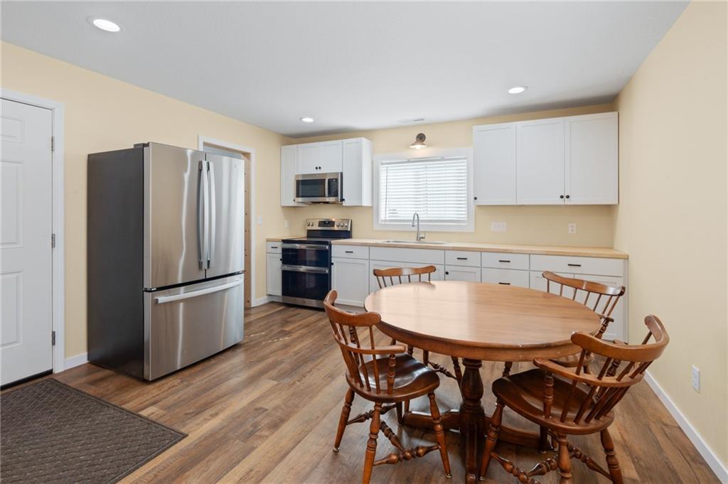 Gallatin, Missouri, 64640, United States, 5 Bedrooms Bedrooms, ,5 BathroomsBathrooms,Residential,Active,1953380