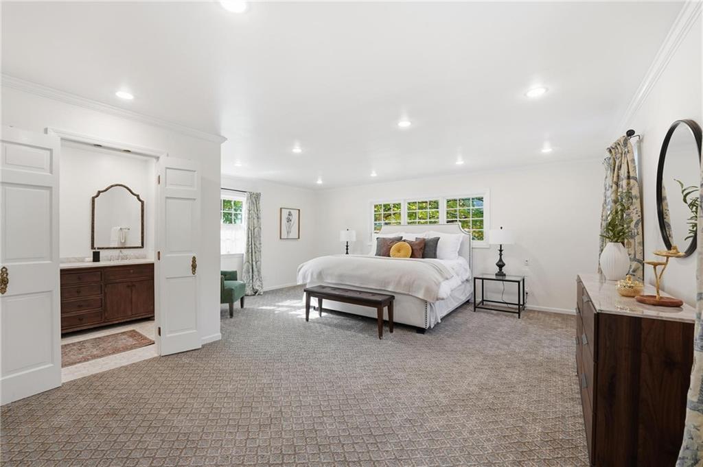 Kansas City, Missouri, 64113, United States, 3 Bedrooms Bedrooms, ,3 BathroomsBathrooms,Residential,Active,1987240