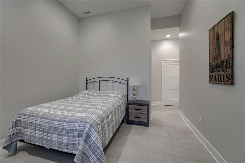 Riverside, Missouri, 64150, United States, 5 Bedrooms Bedrooms, ,5 BathroomsBathrooms,Residential,Active,1710739