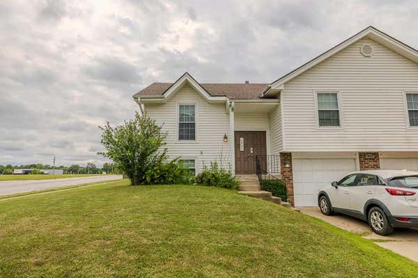 1029 SE 7TH TER, LEE'S SUMMIT, MO 64063, photo 4 of 37