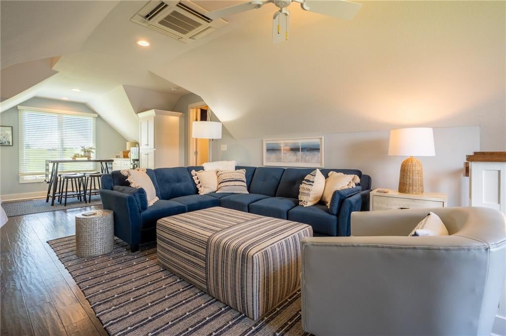 Altamont, Missouri, 64620, United States, 5 Bedrooms Bedrooms, ,5 BathroomsBathrooms,Residential,Active,1880022