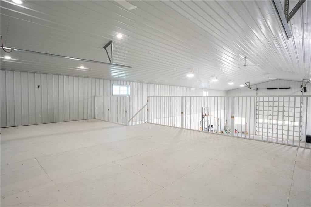 Gallatin, Missouri, 64640, United States, 5 Bedrooms Bedrooms, ,5 BathroomsBathrooms,Residential,Active,1953380