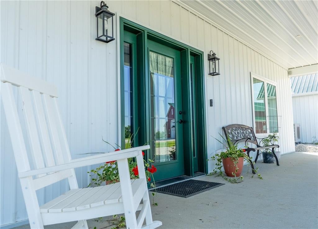 Gallatin, Missouri, 64640, United States, 5 Bedrooms Bedrooms, ,5 BathroomsBathrooms,Residential,Active,1953380