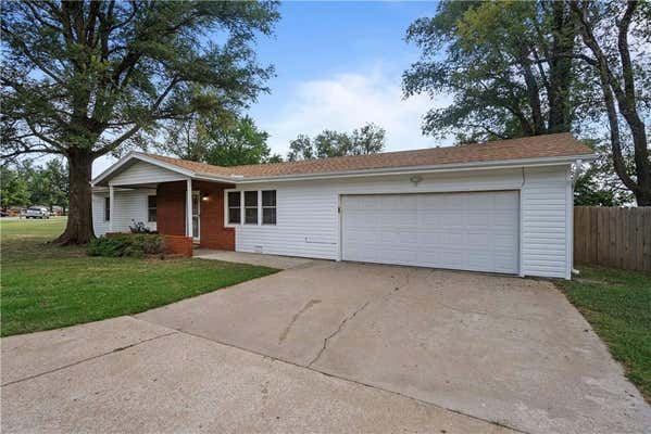 2411 GRAND LN, INDEPENDENCE, KS 67301 - Image 1