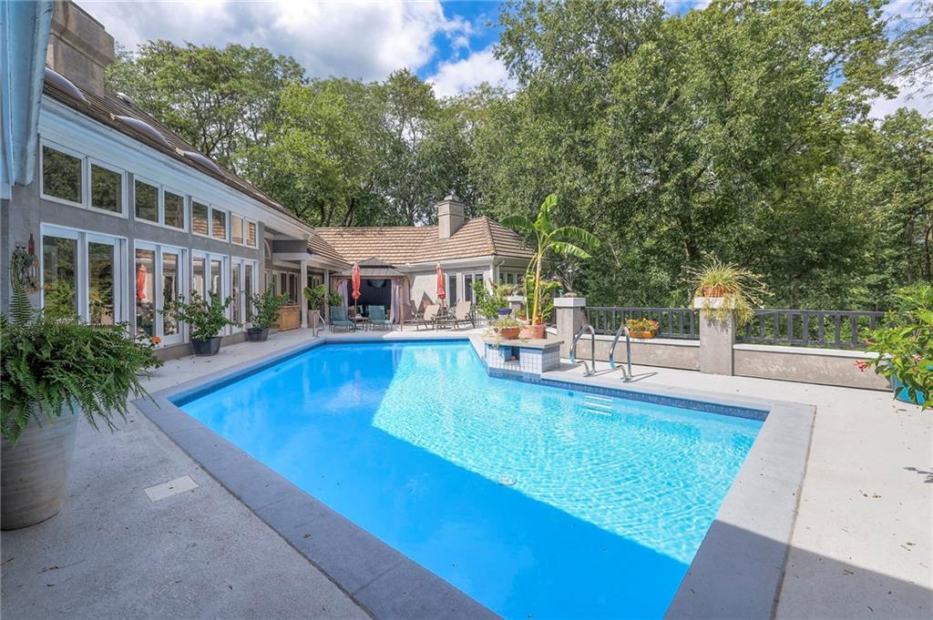 Kansas City, Missouri, 64114, United States, 5 Bedrooms Bedrooms, ,9 BathroomsBathrooms,Residential,Active,1929676