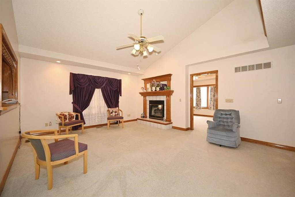 Weston, Missouri, 64098, United States, 4 Bedrooms Bedrooms, ,3 BathroomsBathrooms,Residential,Active,1989765