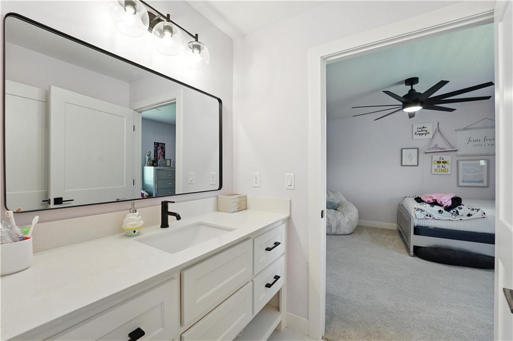 Liberty, Missouri, 64068, United States, 6 Bedrooms Bedrooms, ,5 BathroomsBathrooms,Residential,Active,1922515