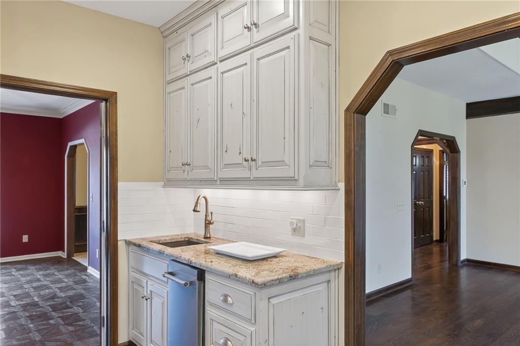 Liberty, Missouri, 64068, United States, 4 Bedrooms Bedrooms, ,7 BathroomsBathrooms,Residential,Active,1987271