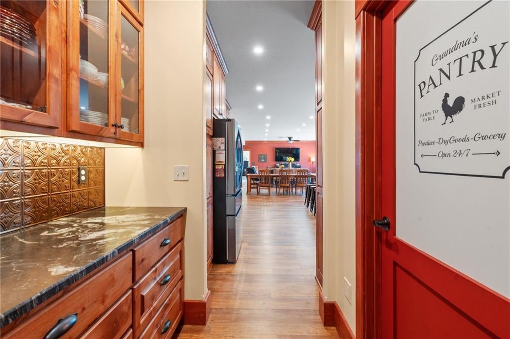 Gallatin, Missouri, 64640, United States, 5 Bedrooms Bedrooms, ,5 BathroomsBathrooms,Residential,Active,1953380