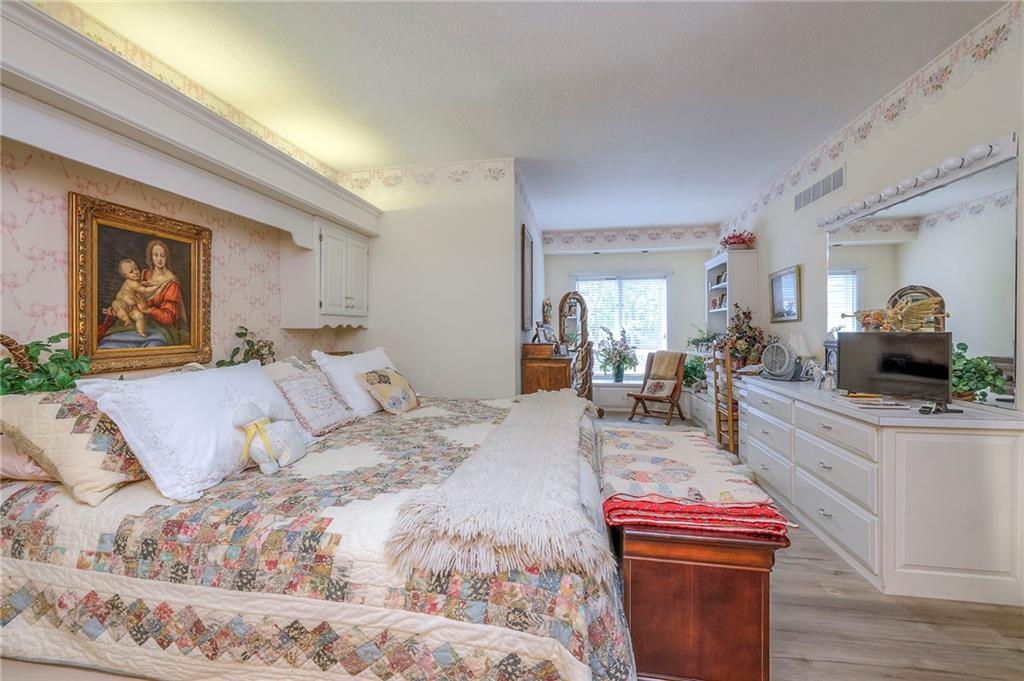 Kansas City, Missouri, 64114, United States, 5 Bedrooms Bedrooms, ,9 BathroomsBathrooms,Residential,Active,1929676