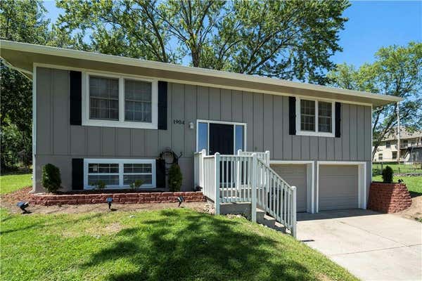 1904 N GROVE DR, INDEPENDENCE, MO 64058 - Image 1