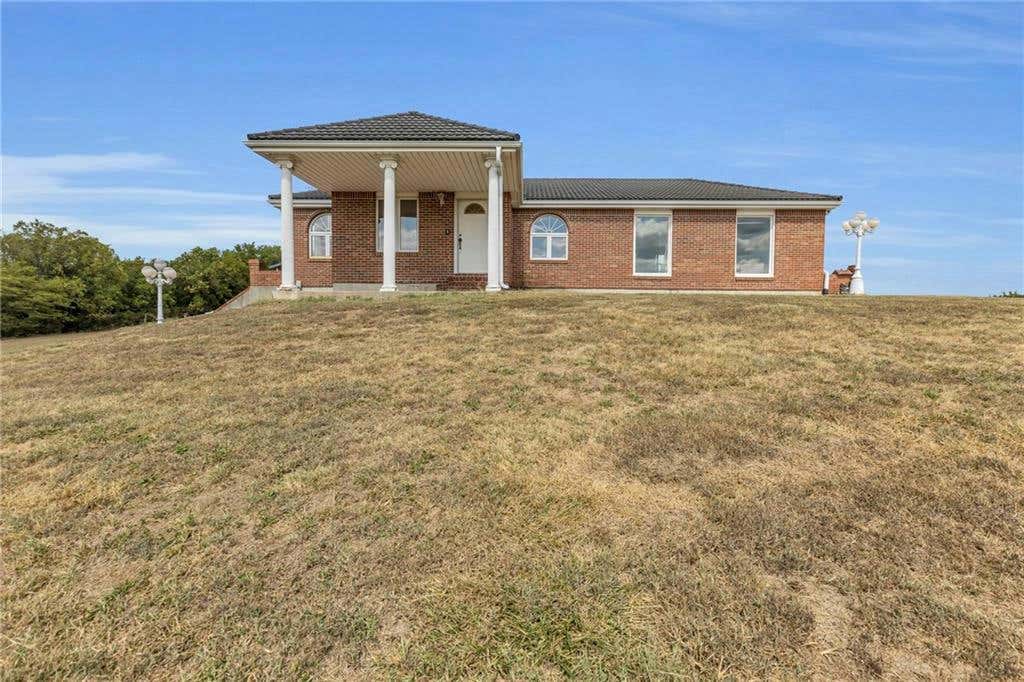 8320 LITTLE PLATTE RD, EDGERTON, MO 64444, photo 1 of 72