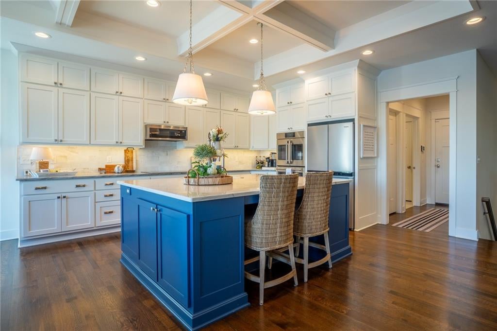 Altamont, Missouri, 64620, United States, 5 Bedrooms Bedrooms, ,5 BathroomsBathrooms,Residential,Active,1880022