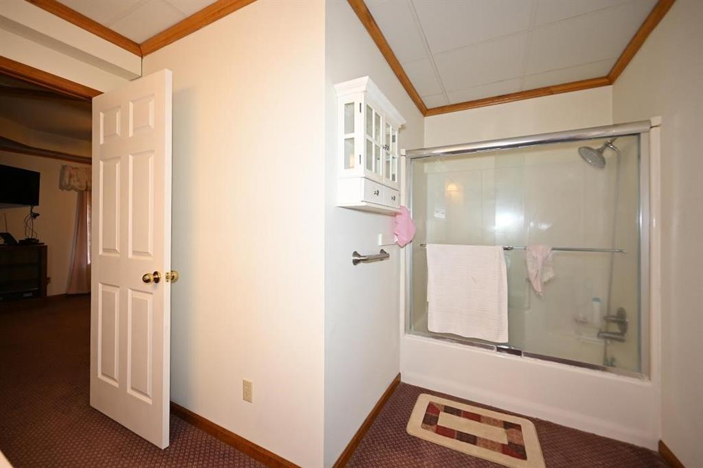 Weston, Missouri, 64098, United States, 4 Bedrooms Bedrooms, ,3 BathroomsBathrooms,Residential,Active,1989765