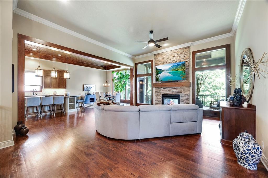 Loch Lloyd, Missouri, 64012, United States, 3 Bedrooms Bedrooms, ,4 BathroomsBathrooms,Residential,Active,1929453