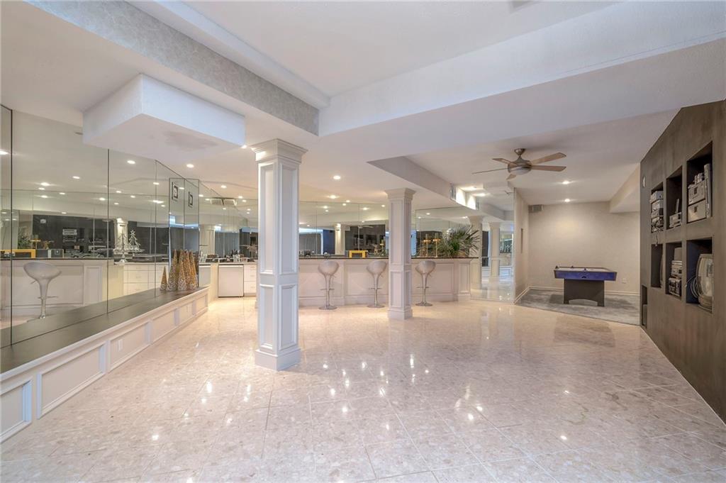 Kansas City, Missouri, 64114, United States, 5 Bedrooms Bedrooms, ,9 BathroomsBathrooms,Residential,Active,1929676