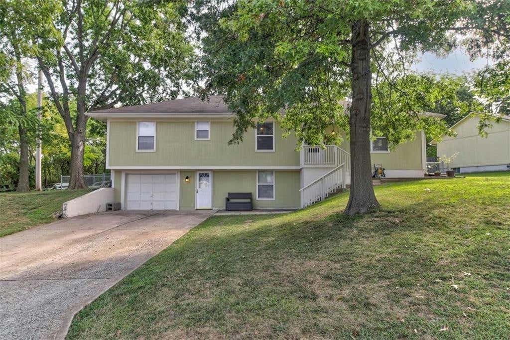 606 BIRCH ST, PECULIAR, MO 64078, photo 1 of 29