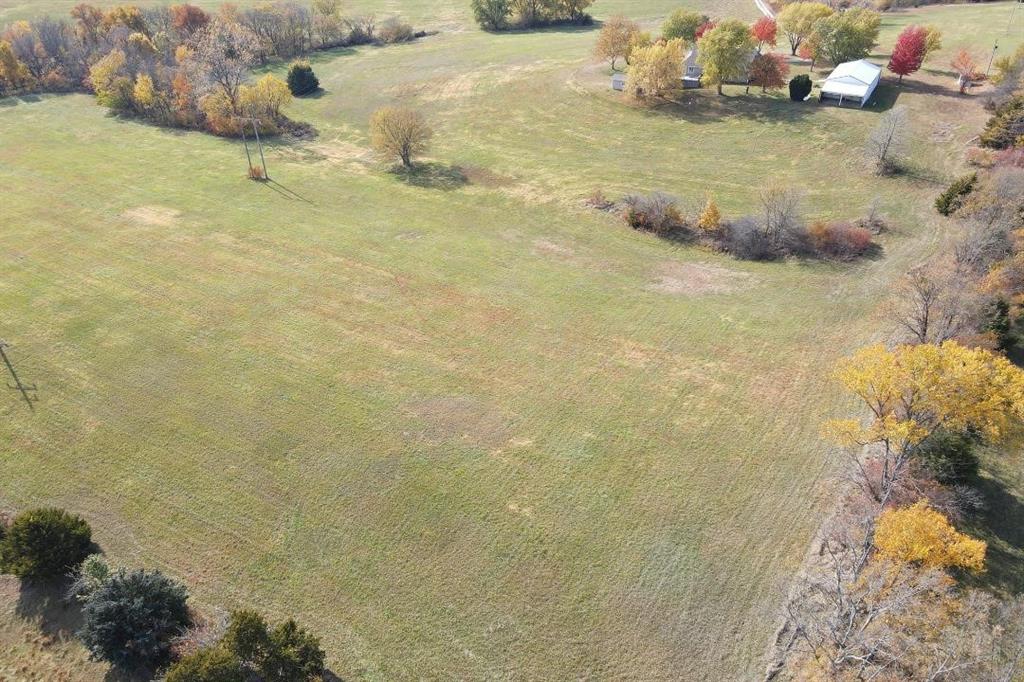 Weston, Missouri, 64098, United States, 4 Bedrooms Bedrooms, ,3 BathroomsBathrooms,Residential,Active,1989765