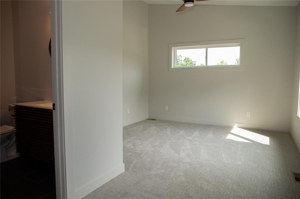 Altamont, Missouri, 64620, United States, 3 Bedrooms Bedrooms, ,3 BathroomsBathrooms,Residential,Active,1922653