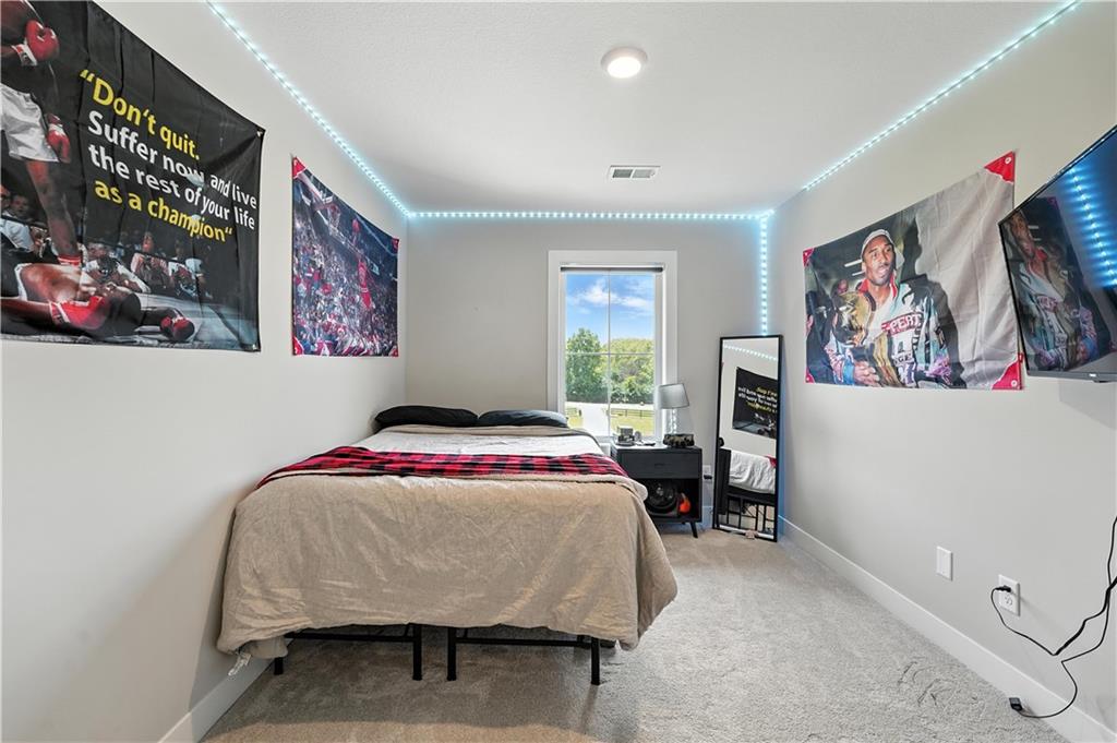 Liberty, Missouri, 64068, United States, 6 Bedrooms Bedrooms, ,5 BathroomsBathrooms,Residential,Active,1922515