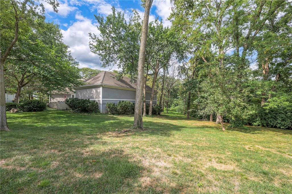 Kansas City, Missouri, 64114, United States, 5 Bedrooms Bedrooms, ,9 BathroomsBathrooms,Residential,Active,1929676