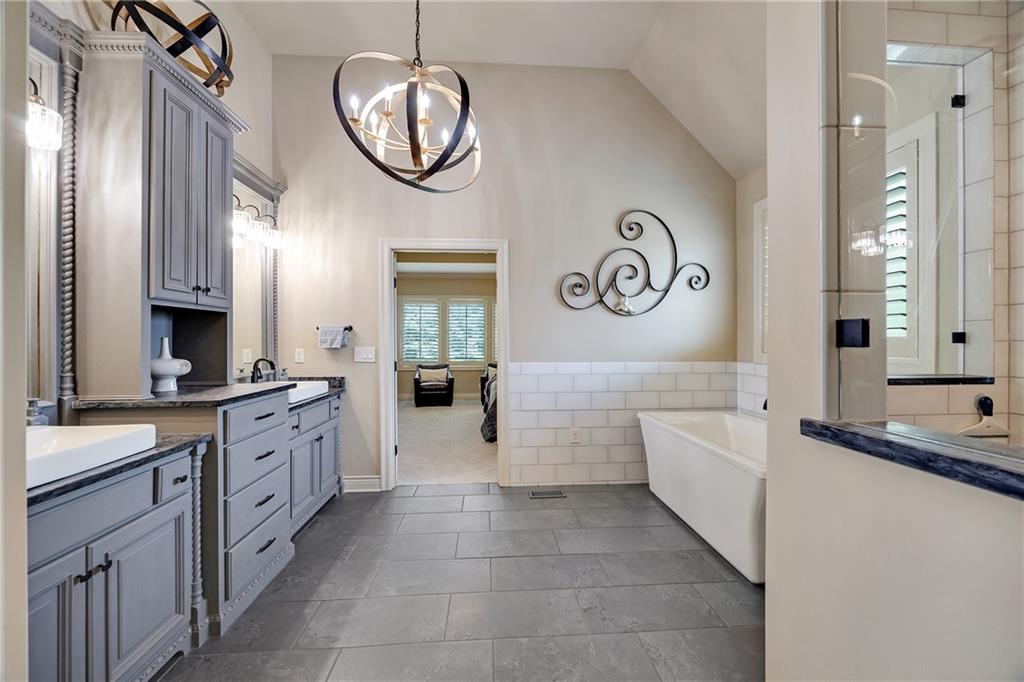 Loch Lloyd, Missouri, 64012, United States, 3 Bedrooms Bedrooms, ,4 BathroomsBathrooms,Residential,Active,1929453
