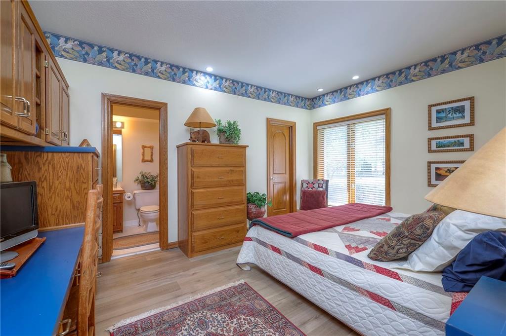 Kansas City, Missouri, 64114, United States, 5 Bedrooms Bedrooms, ,9 BathroomsBathrooms,Residential,Active,1929676
