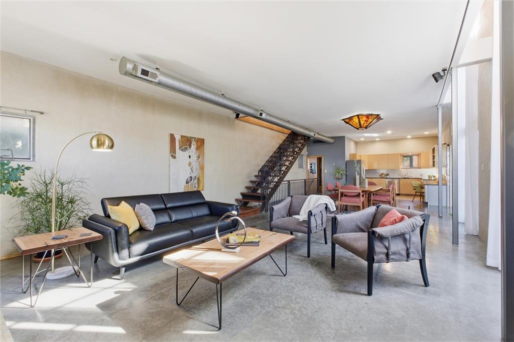 Kansas City, Missouri, 64108, United States, 2 Bedrooms Bedrooms, ,3 BathroomsBathrooms,Residential,Active,1988723