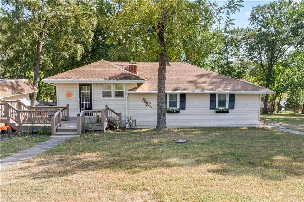 28396 BALI AVE, WARSAW, MO 65355, photo 1 of 60