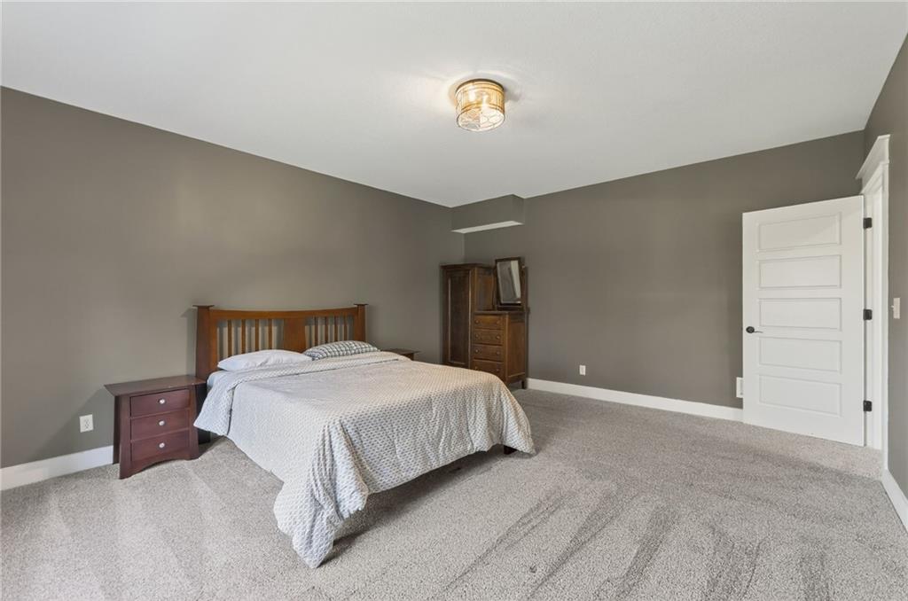 Parkville, Missouri, 64152, United States, 4 Bedrooms Bedrooms, ,5 BathroomsBathrooms,Residential,Active,1987258