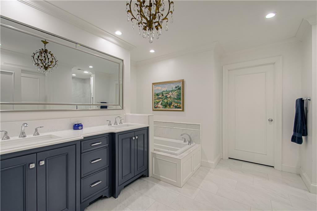 Prairie Village, Kansas, 66208, United States, 4 Bedrooms Bedrooms, ,4 BathroomsBathrooms,Residential,Active,1944109