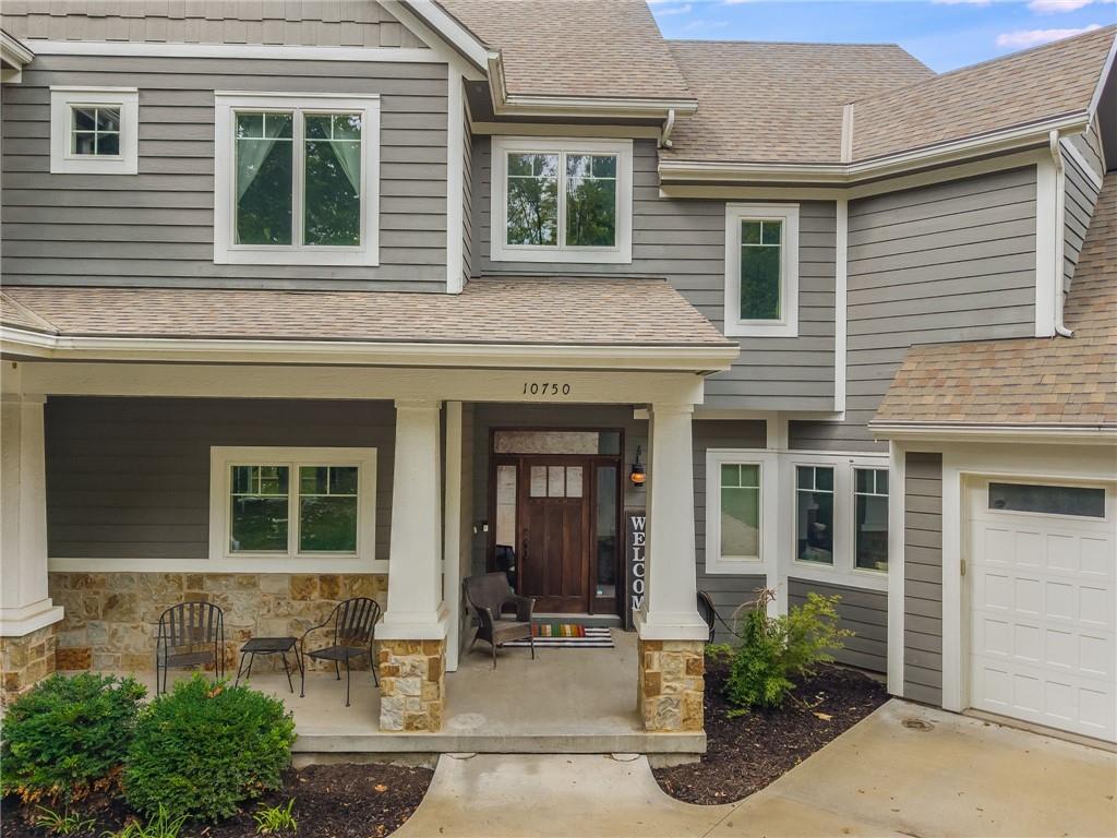 Parkville, Missouri, 64152, United States, 4 Bedrooms Bedrooms, ,5 BathroomsBathrooms,Residential,Active,1987258