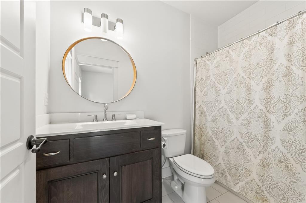 Parkville, Missouri, 64152, United States, 4 Bedrooms Bedrooms, ,5 BathroomsBathrooms,Residential,Active,1987258