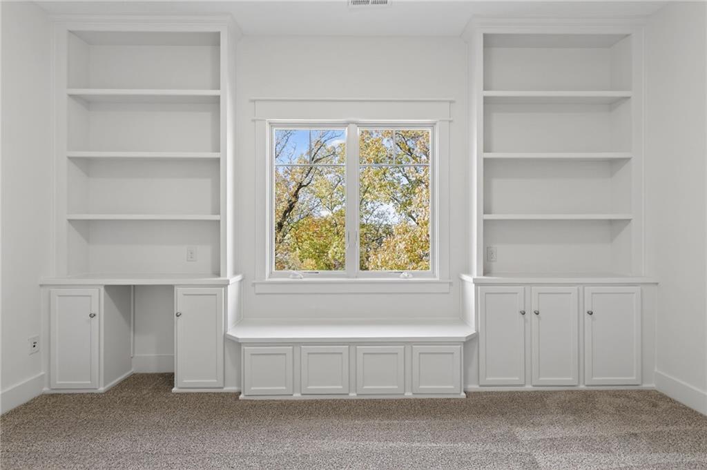 Parkville, Missouri, 64152, United States, 4 Bedrooms Bedrooms, ,5 BathroomsBathrooms,Residential,Active,1987258