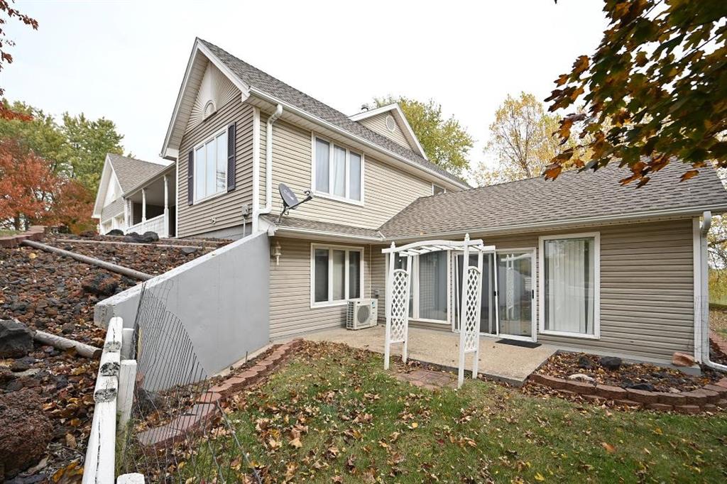 Weston, Missouri, 64098, United States, 4 Bedrooms Bedrooms, ,3 BathroomsBathrooms,Residential,Active,1989765